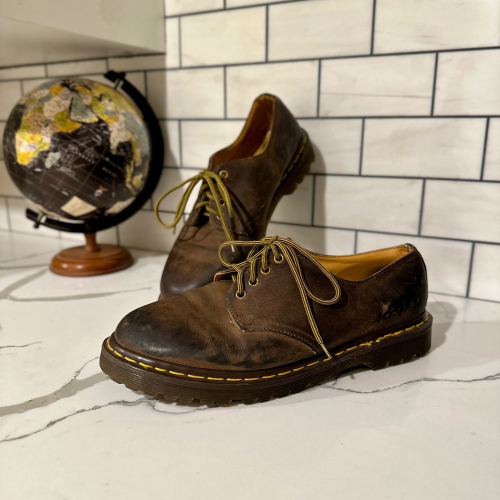 Vintage Dr. Marten’s 4 Hole Oxford Leather Loafer, Made in England 90s